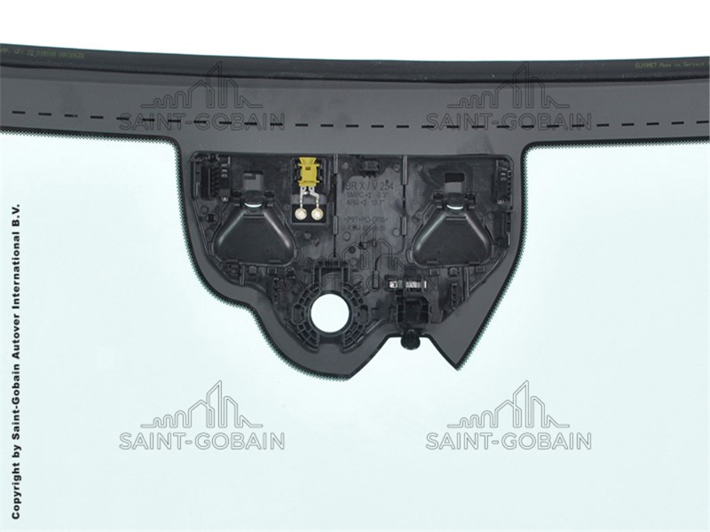 ŠAJBA MERC GLC X254  022- SENZ ACUST STEREO  TELECAM ST. GOBAIN