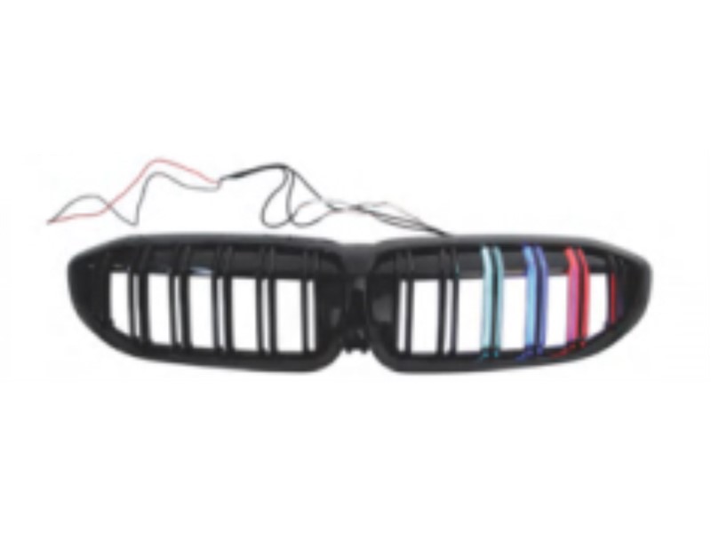 MASKA BMW 3 G20 018- SA SVJETLOM CRNA SJAJNA+BMW BOJE NA MASCI