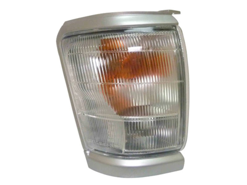 ŽMIG. TOYOTA HI-LUX 98-00 DX SIVI