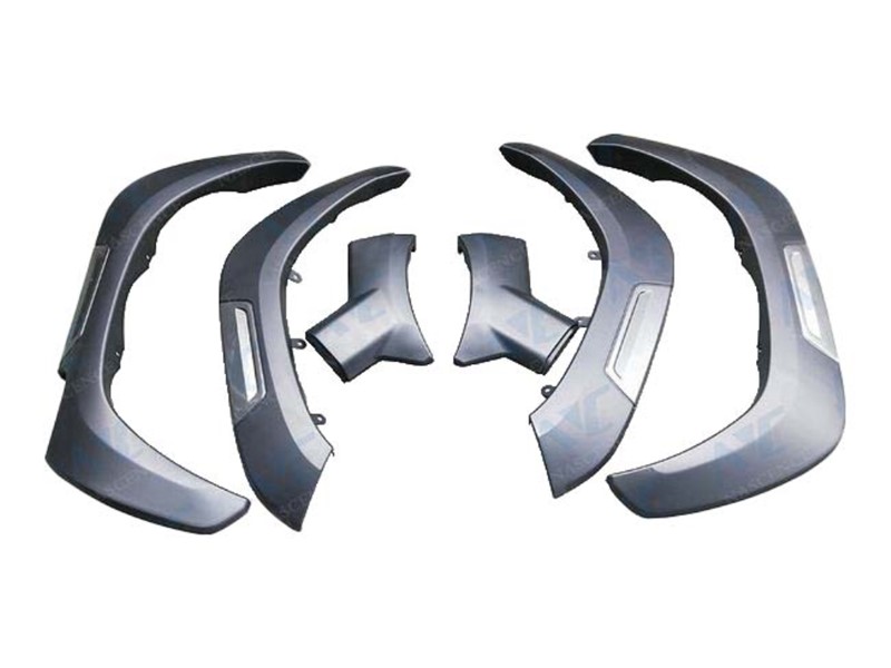 PVC RUBOVI BLATOBRANA I BRANIKA TOYOTA HI-LUX 020- SET 6 KOMADA